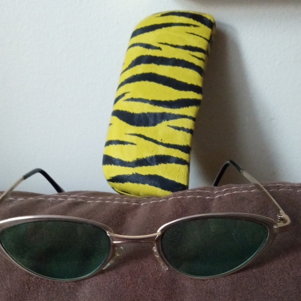 Vintage Stylish Women's Optical Quality Sunglasses